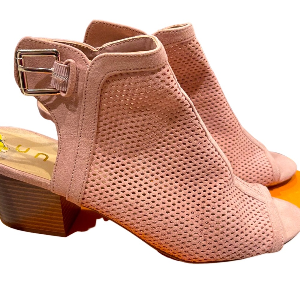 Unisa Light Pink Block Heel Sandals - Size 9M